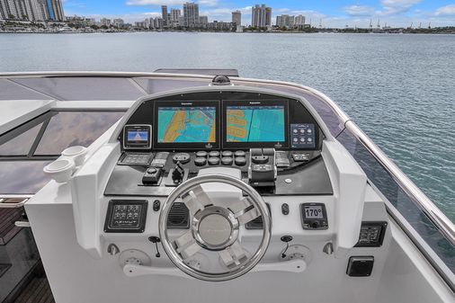 Azimut 95 Raised Pilothouse image