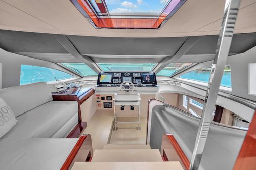 Azimut 95 Raised Pilothouse image