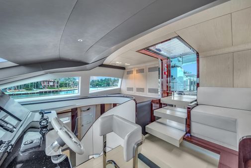 Azimut 95 Raised Pilothouse image