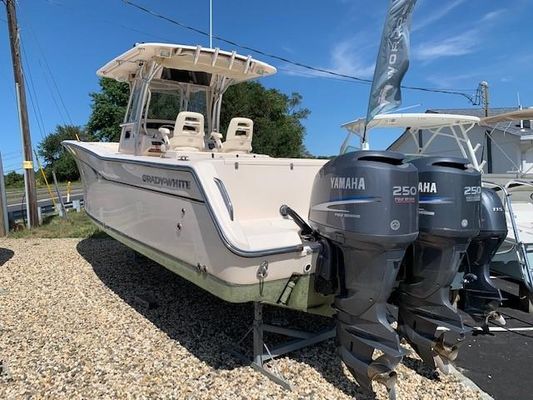 Grady-White Bimini 306 - main image