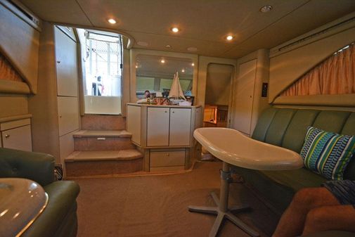 Sea-ray 370-AFT-CABIN image