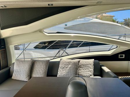 Azimut 62S image