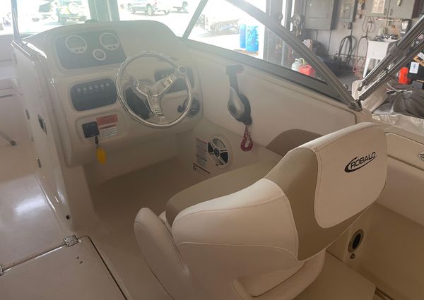 Robalo R207-DUAL-CONSOLE image