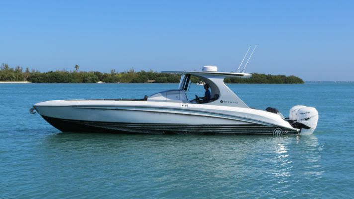 Mystic Powerboats M3800 - main image