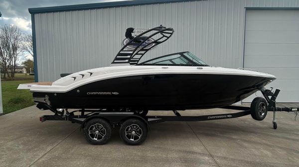 Chaparral 23 Surf