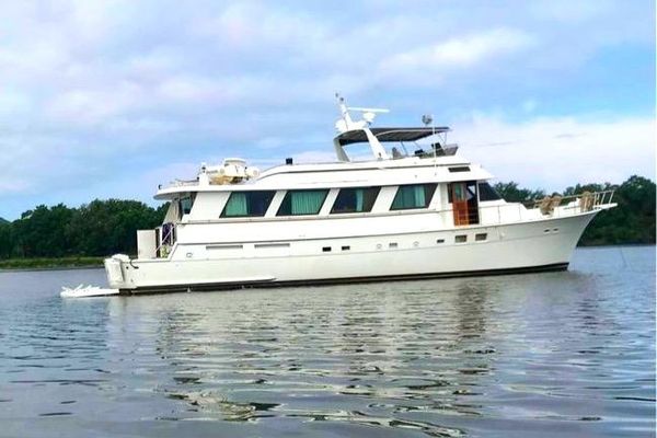 Hatteras 77-COCKPIT-MOTOR-YACHT - main image