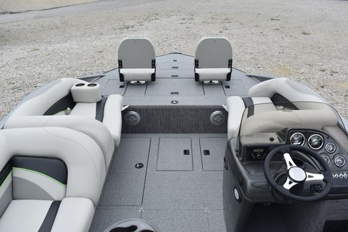 Lowe SD224-SPORT-DECK image