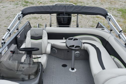 Lowe SD224-SPORT-DECK image