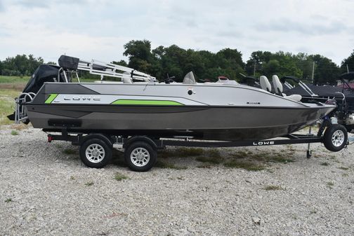 Lowe SD224-SPORT-DECK image