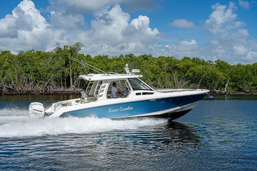 Boston Whaler 350 Realm image