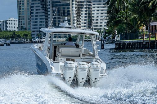 Boston Whaler 350 Realm image