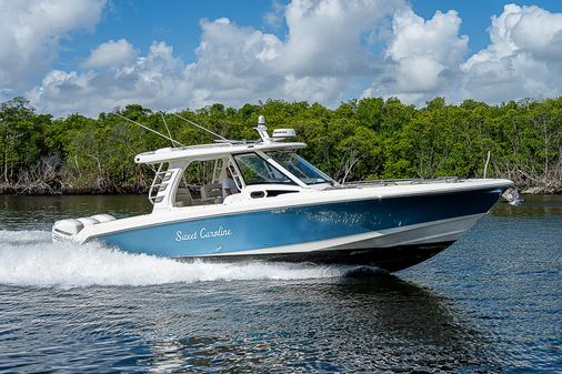 Boston Whaler 350 Realm image