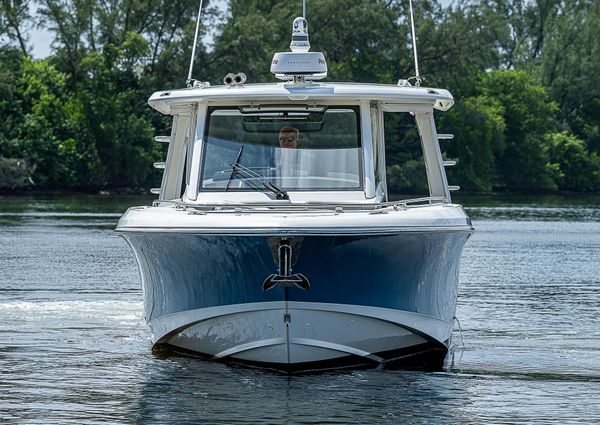 Boston Whaler 350 Realm image