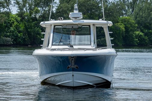 Boston Whaler 350 Realm image