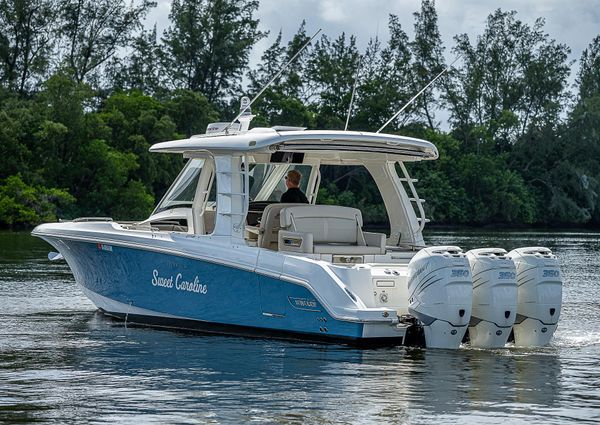 Boston Whaler 350 Realm image