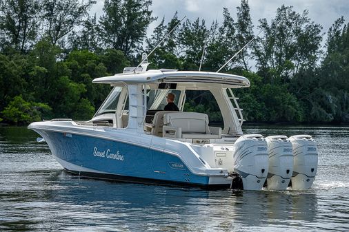 Boston Whaler 350 Realm image