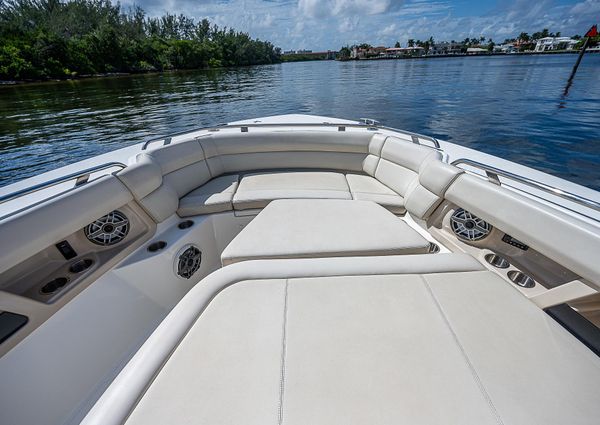 Boston Whaler 350 Realm image