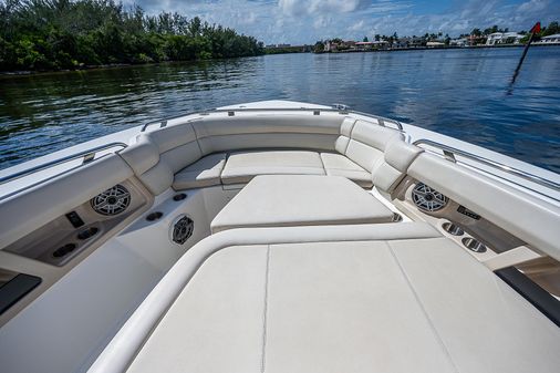 Boston Whaler 350 Realm image