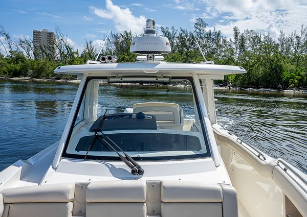 Boston Whaler 350 Realm image