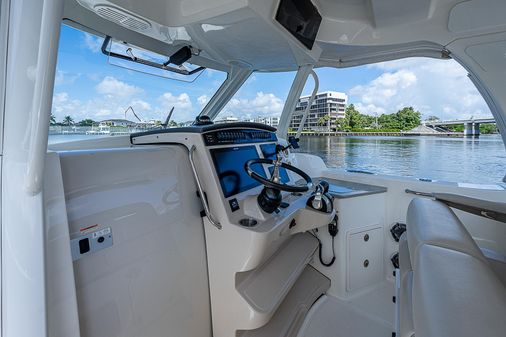 Boston Whaler 350 Realm image