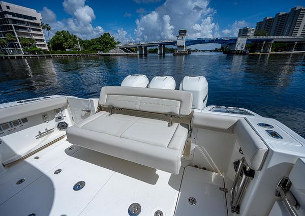 Boston Whaler 350 Realm image