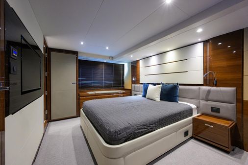 Princess Yachts 68 Flybridge Motoryacht image