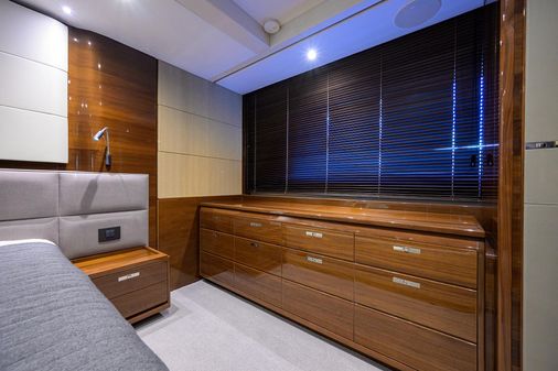 Princess Yachts 68 Flybridge Motoryacht image