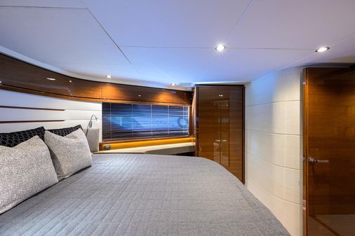 Princess 68 Flybridge Motoryacht image