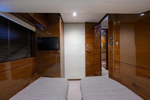 Princess 68 Flybridge Motoryacht image