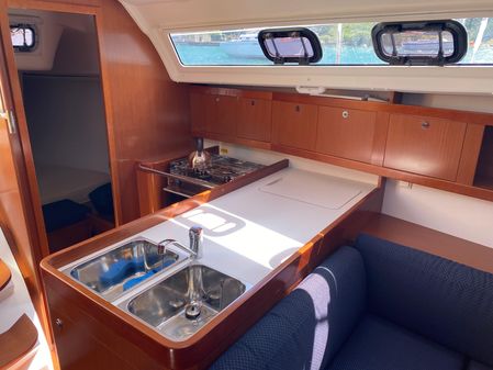 Beneteau Oceanis 34 image