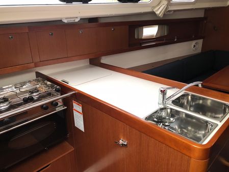 Beneteau Oceanis 34 image