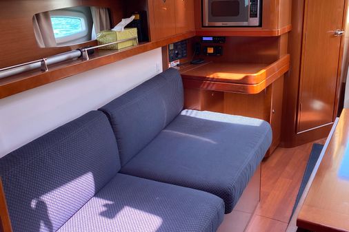 Beneteau Oceanis 34 image