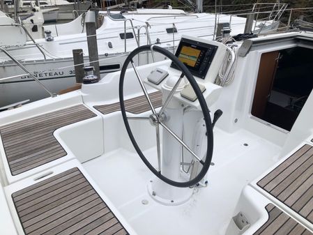 Beneteau Oceanis 34 image