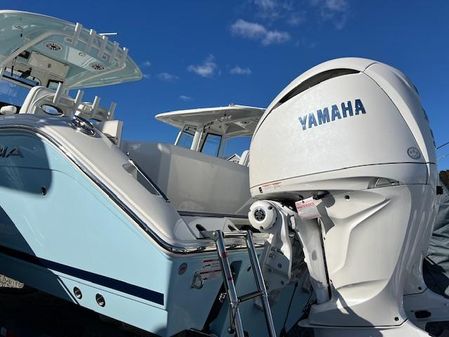 Cobia 285-CENTER-CONSOLE image