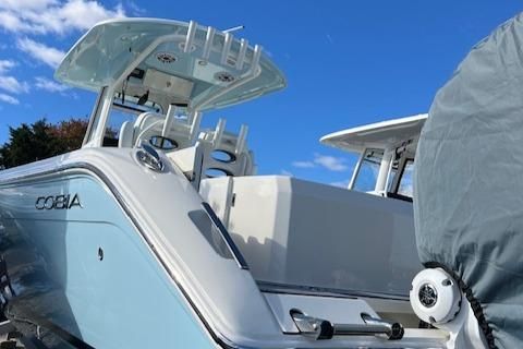 Cobia 285-CENTER-CONSOLE image