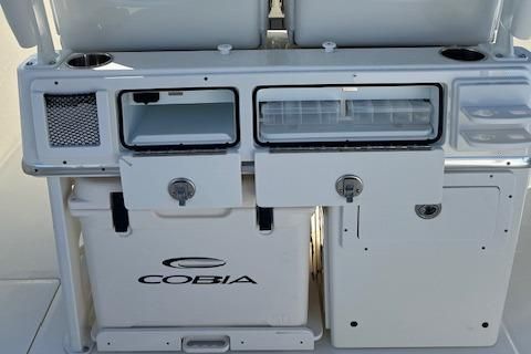 Cobia 285-CENTER-CONSOLE image