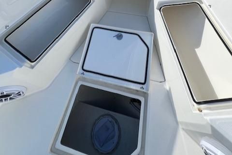 Cobia 285-CENTER-CONSOLE image