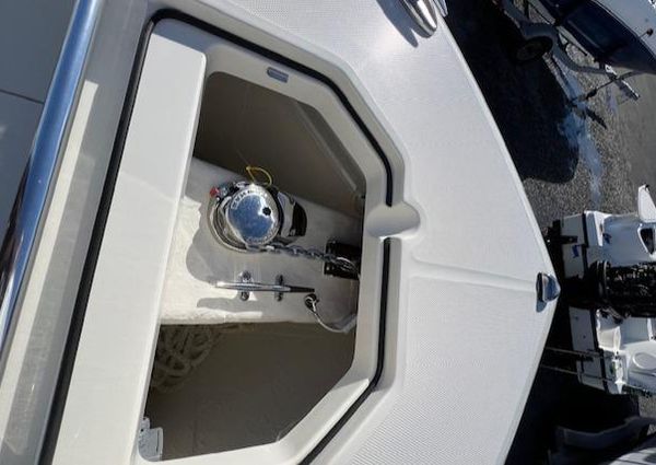 Cobia 285-CENTER-CONSOLE image