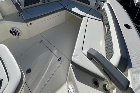 Cobia 285-CENTER-CONSOLE image