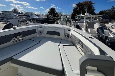 Cobia 285-CENTER-CONSOLE image