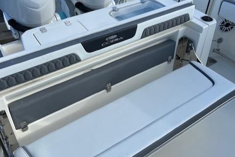 Cobia 285-CENTER-CONSOLE image