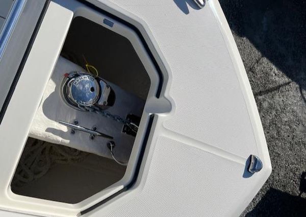 Cobia 285-CENTER-CONSOLE image