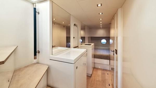Monte-carlo-yachts MCY-76-SKYLOUNGE image
