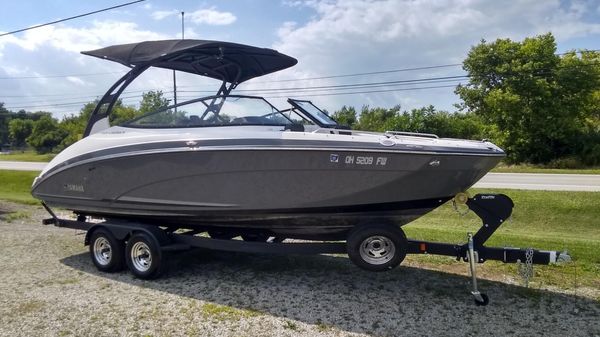 Yamaha Boats 242 LIMITED S E SERIES