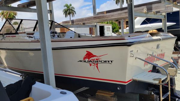 Aquasport 222 Express Fisherman