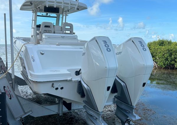 Boston Whaler 330 Outrage image