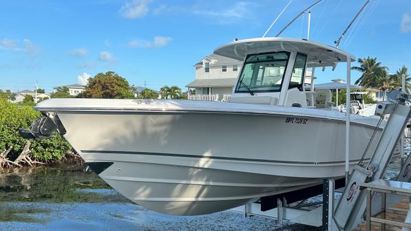 Boston Whaler 330 Outrage 