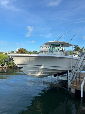 Boston Whaler 330 Outrage - main image