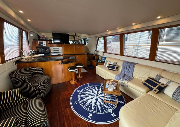 Carver 570-VOYAGER-PILOTHOUSE image