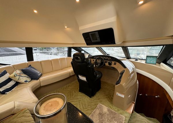 Carver 570-VOYAGER-PILOTHOUSE image